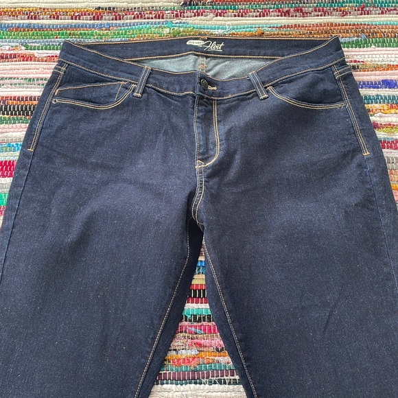 Old Navy Rockstar The Flirt Flare Jeans-#1854+ - Picture 5 of 12